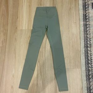 Green lululemon wonder trains